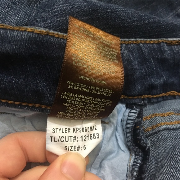 Kut From The Kloth KFTK Boyfriend Jeans Stretch Medium Wash Blue Denim Size 6 - Picture 9 of 11